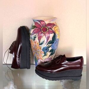 Stuart Weitzman EUC Cordovan Patent Derby Platforms.